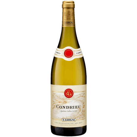Eine Flasche E. Guigal Condrieu AOC 2019 von E. Guigal, verziert mit einem cremefarbenen und goldenen Etikett, wird elegant vor einem weißen Hintergrund präsentiert.