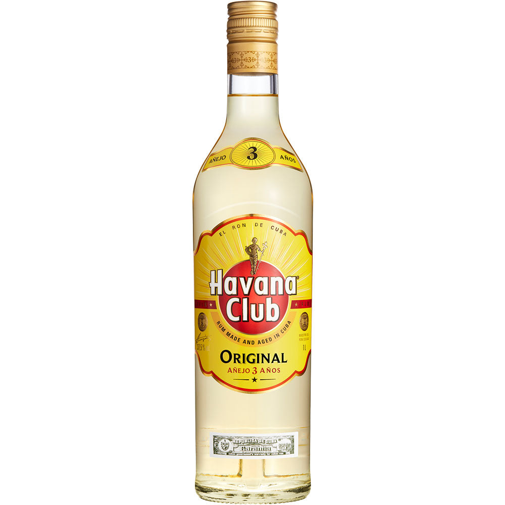 Eine 1-Liter-Flasche Havana Club Anejo 3 Jahre Rum (37,5%) mit dem charakteristischen gelben Etikett und dem goldenen Verschluss der Marke Havana Club.