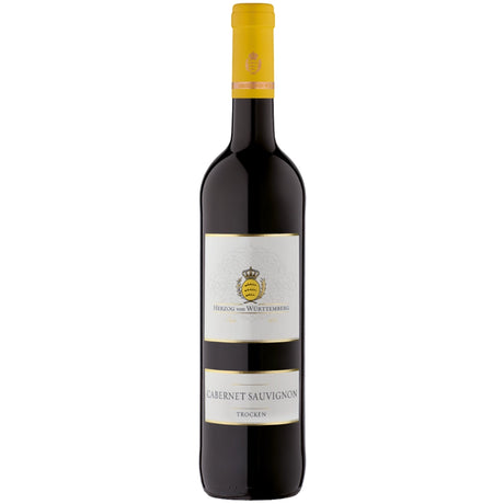 Eine Flasche „Herzog von Württemberg Cabernet Sauvignon trocken 2021“, ein Rotwein mit gelber Kapsel, hergestellt vom renommierten Weingut Herzog von Württemberg.