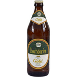 Eine Braunglasflasche Hochdorfer Gold-Krone 20x 0,5 Liter (MEHRWEG) der Hochdorfer Kronenbrauerei ist mit grünen und goldenen Etiketten versehen, die den klassischen Stil des Helles Lagerbieres repräsentieren.