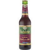 Eine Flasche Hochdorfer Kronenbrauerei Hochdorfer WilderHolunder 0,33L (Mehrweg) mit einem lila-grünen Etikett.