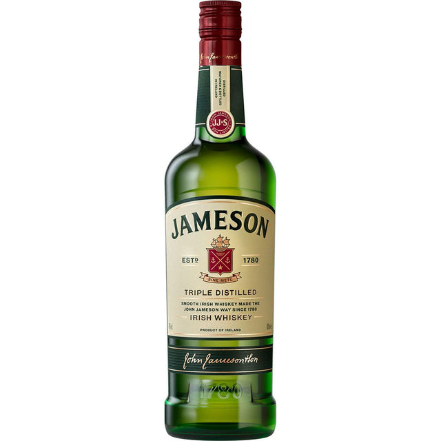 Eine grüne 0,7-Liter-Flasche John Jameson Irish Whiskey (40%) mit cremefarbenem und goldenem Etikett, rotem Verschluss und sichtbarem Jameson Irish Whiskey Branding.