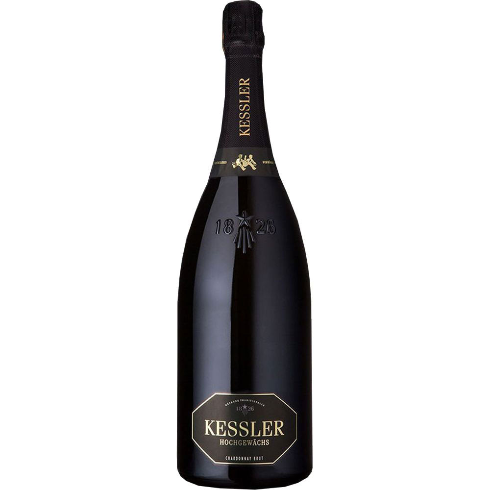 Eine 1,5L dunkle Flasche KESSLER Sekt Hochgewächs Chardonnay Brut aus Deutschland, mit goldener Schrift und schwarzem Etikett, hergestellt durch traditionelle Flaschengärung für ein raffiniertes Sekterlebnis.