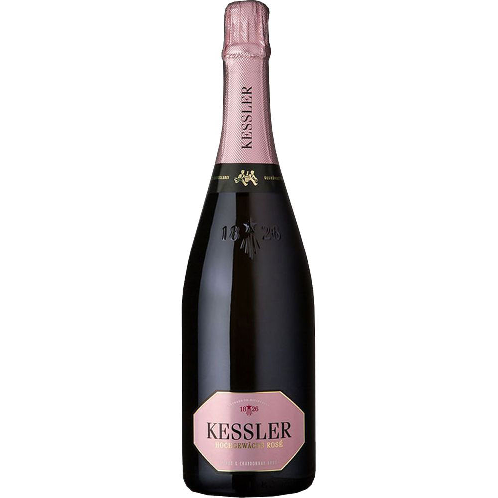 Abgebildet ist eine 0,75-Liter-Flasche KESSLER Sekt Hochgewächs Rosé Brut mit rosafarbener Folie und Etikett vor weißem Hintergrund; dieser Rosé-Sekt wird in traditioneller Flaschengärung hergestellt.