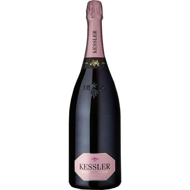 Der KESSLER Sekt Hochgewächs Rosé Brut 1,5 Liter ist eine Magnumflasche mit rosafarbener Folie und Etikett, perfekt für Fans von Premium-Rosésekt.