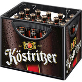 Eine Kiste Köstritzer Schwarzbier 20x 0,5 Liter (MEHRWEG) von Köstritzer mit dem Logo und Wappen der Marke an der Seite.