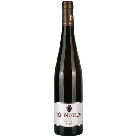 Eine Flasche Kühling-Gillot Nierstein Riesling VDP.Erste Lage trocken 2024 mit weißem Etikett und goldenen Akzenten.