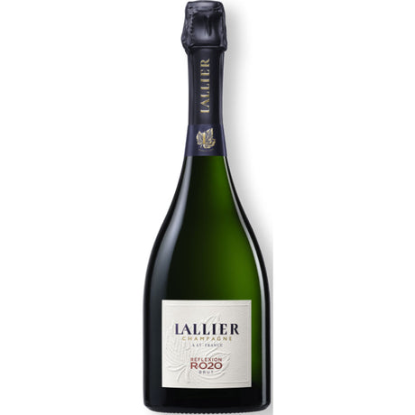 Eine 0,75-Liter-Flasche Lallier Champagner Réflexion R.021 Brut mit dunklem Foliendach und weißem Etikett unterstreicht diese elegante Cuvée der Marke Lallier.