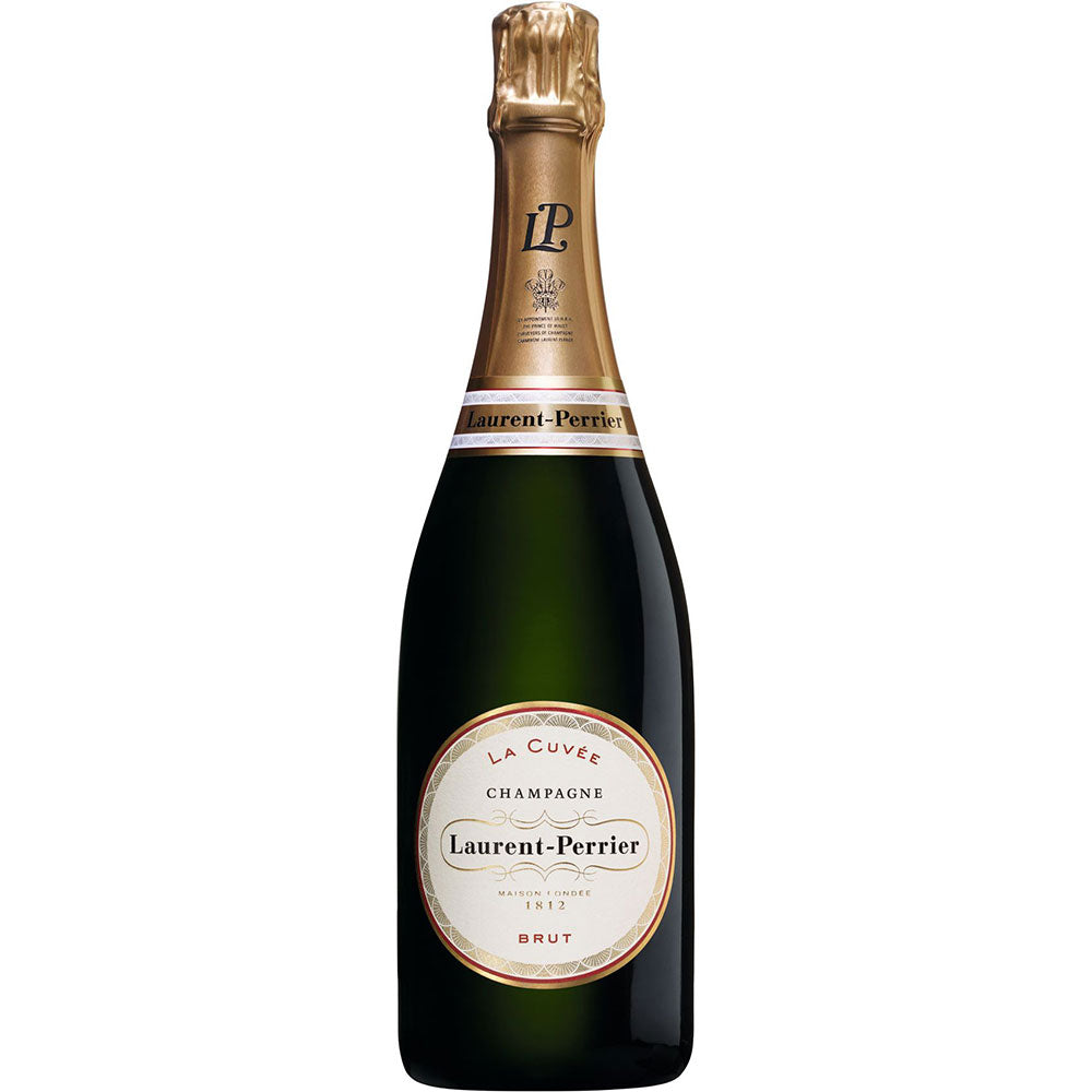 Eine 0,75-Liter-Flasche Laurent-Perrier Champagner La Cuvée Brut mit goldener Folie und weißem Etikett - ein edler Tropfen der Marke Laurent-Perrier mit hohem Chardonnay-Anteil.