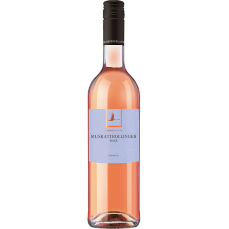 Eine Flasche Lembergerland Kellerei Rosswag Muskattrollinger QbA Rosé 2024 mit hellblauem Etikett und schwarzem Schraubverschluss, die den lebendigen Charakter des württembergischen Weins unterstreicht.