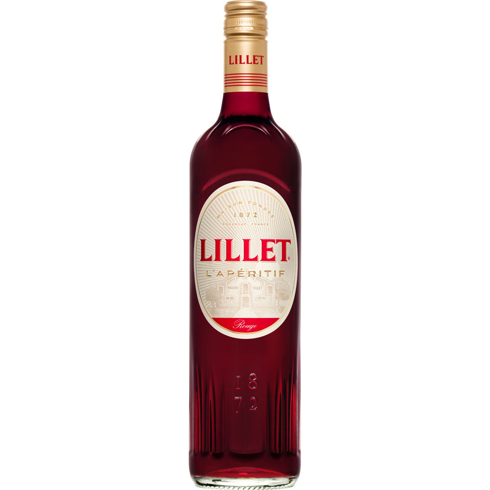 Eine 0,75L Flasche Lillet Rouge (17% vol), ein französischer Aperitif aus Bordeaux von Lillet, mit roter Flüssigkeit und einem creme-goldenen Etikett.