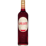 Eine 0,75L Flasche Lillet Rouge (17% vol), ein französischer Aperitif aus Bordeaux von Lillet, mit roter Flüssigkeit und einem creme-goldenen Etikett.