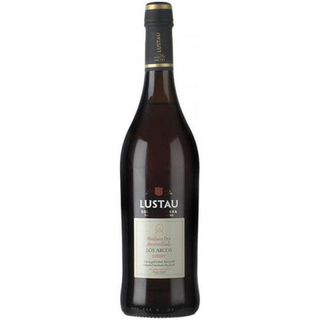Eine 0,75-Liter-Flasche Lustau Amontillado Sherry Medium Dry (18,5%) mit dunklem Etikett und cremefarbenem Anhänger, der diesen exquisiten Medium Dry Sherry der Marke Lustau repräsentiert.