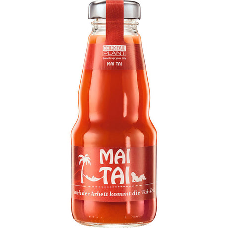Die Cocktailpflanze Mai Tai 0,2L (MEHRWEG) hat eine Glasflasche mit rotem Etikett und Palmen - der deutsche Text unterstreicht den tropischen Geschmack und macht ihn zum idealen tropischen Cocktail für jede Veranstaltung. Erhältlich in einem 24er-Pack.