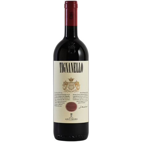 Eine Flasche Marchesi Antinori Tignanello Toscana IGT 2023 – ein renommierter Supertuscan-Rotwein von Antinori – mit cremefarbenem Etikett und roter Folie am Flaschenhals.