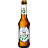 Eine kalte Meckatzer Löwen-Pils 24x 0,33 Liter (MEHRWEG) Flasche mit Kondenstropfen auf weißem Grund, gebraut von Meckatzer für ein knackiges und erfrischendes Pils-Erlebnis.