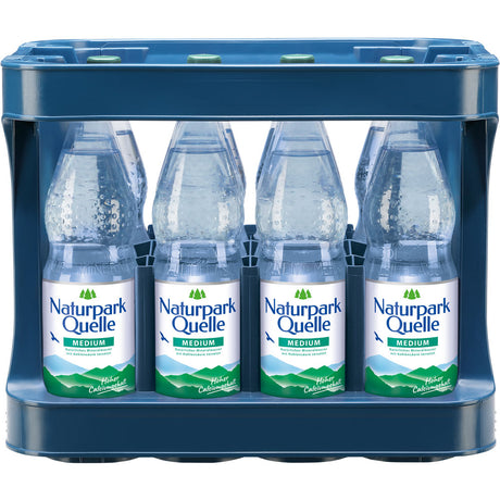 Eine Kiste mit 12 Naturpark Quelle Medium PET 1L Flaschen (Mehrweg) von Naturpark Quelle, mit hohem Calciumgehalt.