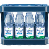 Zwölf Flaschen Naturpark Quelle Spritzig PET Mineralwasser (je 1L, MEHRWEG) in einer blauen Kunststoffkiste.