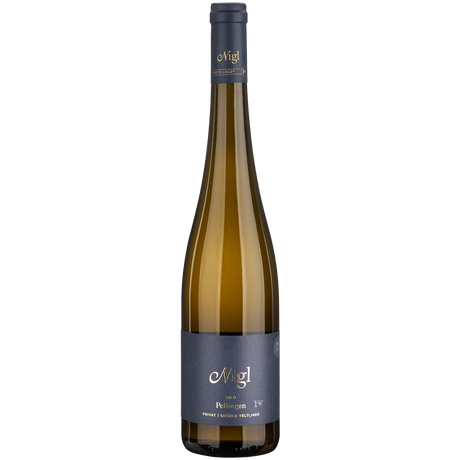 Eine hohe Flasche des Weingut Nigl Grüner Veltliner Pellingen Privat DAC 2023 mit einem dunkelblauen Etikett mit goldener Schrift steht vor einem schlichten weißen Hintergrund.