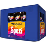 Blaue Kiste mit Flaschen von Paulaner Spezi ZERO 20x0,5L (MEHRWEG), einer zuckerfreien Cola-Orange Limonade von Paulaner, sichtbar durch die seitlichen Öffnungen.