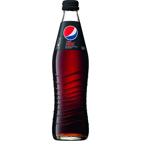 Eine Mehrweg-Glasflasche Pepsi Cola MAX (0,33L) mit schwarzem Deckel und Pepsi Max Logo bietet intensiven Colageschmack - ganz ohne Zucker. Erhältlich im 24er-Kasten.