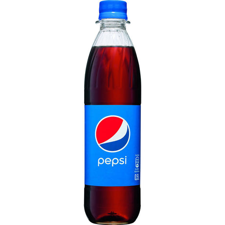 Eine 0.5L Pepsi Cola PET Mehrweg-Flasche (24er-Pack) der Marke Pepsi mit blauem Label ist auf weißem Hintergrund dargestellt-ideal als Erfrischungsgetränk.