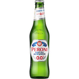 Peroni Nastro Azzurro 0,0% Alkoholfrei: Eine Mehrwegflasche des italienischen Premium-Lagers (4x6er, 24x0,33l) von Peroni steht vor weißem Hintergrund.