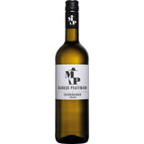Eine Flasche Markus Pfaffmann Grauburgunder M.P. trocken 2025 aus Deutschland mit einem weißen und schwarzen Etikett.