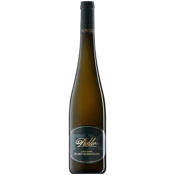 Auf einem schlichten weißen Hintergrund ist eine hohe, dunkle Weinflasche mit der Aufschrift „Weingut F.X. Pichler Dürnsteiner Gelber Muskateller Wachau DAC 2023“ abgebildet.
