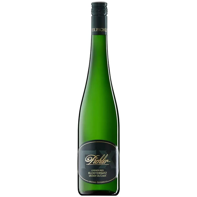 Eine hohe grüne Weinflasche mit goldenem Verschluss und einem schwarzen Etikett mit der Aufschrift „F.X. Pichler“ steht vor einem weißen Hintergrund – diese edle Flasche ist der F.X. Pichler Grüner Veltliner Loibner Ried Klostersatz Wachau DAC 2023 vom Weingut F.X. Pichler und repräsentiert stolz die renommierte DAC-Region Wachau.