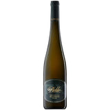 Vor einem schlichten weißen Hintergrund steht eine hohe, dunkelgrüne Weinflasche mit der Aufschrift „Weingut F.X. Pichler Riesling Dürnsteiner Ried Kellerberg Wachau DAC 2022“.