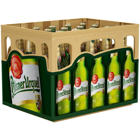 Eine Kiste Pilsner Urquell 20x 0,5 Liter (MEHRWEG), das klassische tschechische Lagerbier von Pilsner Urquell, mit Bierflaschen in der charakteristischen grünen und gelben Verpackung.
