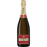 Eine 0,75-Liter-Flasche Piper Heidsieck Cuvée Brut Champagner mit Goldfolienverschluss und rotem Etikett, hergestellt nach der traditionellen Méthode Champenoise.
