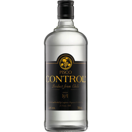 Die klare 0,7-Liter-Flasche Control Gran Pisco hat ein auffälliges schwarz-goldenes Etikett, enthält erstklassigen chilenischen Pisco mit 43 % Alkoholgehalt und ist als Produkt aus Chile gekennzeichnet.
