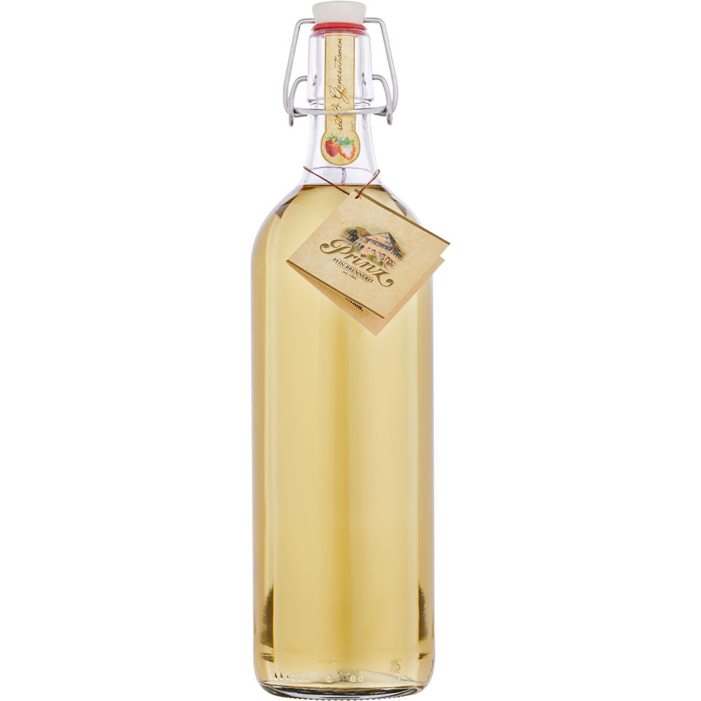 Eine Klarglasflasche mit Bügelverschluss, gefüllt mit hellgelber Flüssigkeit und einem Halsetikett, enthält Prinz Alte Erdbeere 41% 1 Liter der Feinbrennerei Thomas Prinz - ein exquisiter österreichischer Obstbrand.