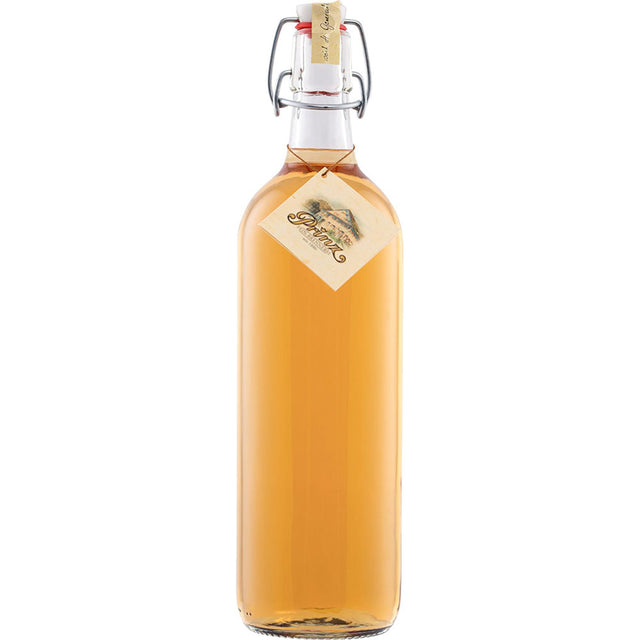 Klarglasflasche mit bernsteinfarbener Flüssigkeit, verschlossen mit Bügelverschluss und dekorativem Anhänger - ideal zur Präsentation von Prinz Alte Wald-Himbeere 41% 1 Liter der Feinbrennerei Thomas Prinz, einem hochwertigen Himbeerbrand.