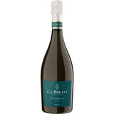 Die 0,75-Liter-Flasche Ca' Bolani Prosecco Spumante Brut DOC ist mit einem blaugrünen Etikett und einem mit Folie umwickelten Korken versehen, der den eleganten Stil des Friauler Schaumweins unterstreicht.