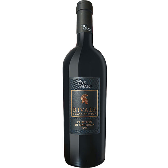 Eine Flasche Tre Mani Rivale Black Edition Primitivo di Manduria 2022, ein italienischer Rotwein mit einem dunklen, eleganten Etikett.