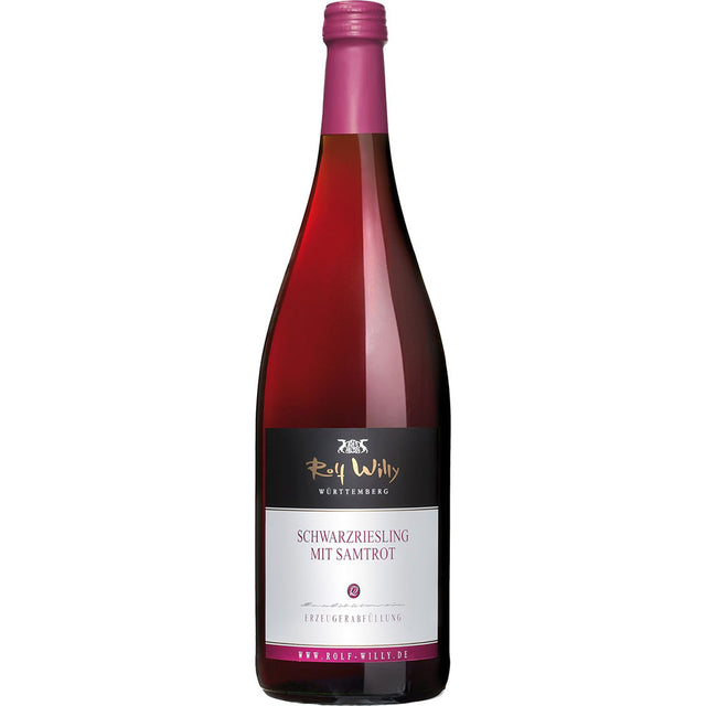 Eine Flasche Rolf Willy Schwarzriesling mit Samtrot 1L (MEHRWEG) der Marke Rolf Willy wird vor einem weißen Hintergrund dargestellt.
