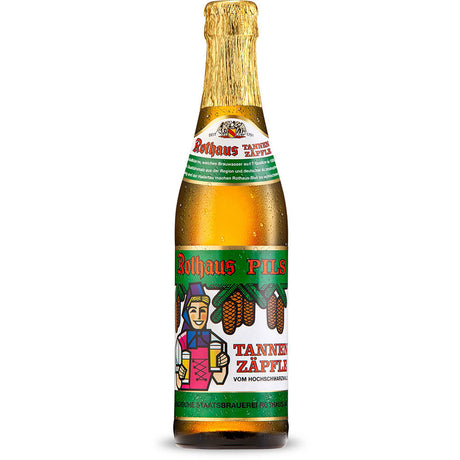 Eine Kiste Rothaus Tannenzäpfle 24x 0,33L (Mehrweg) von Rothaus, dem kultigen Bier aus dem Schwarzwald, mit dem charakteristischen bunten Etikett und dem Goldfolienverschluss.