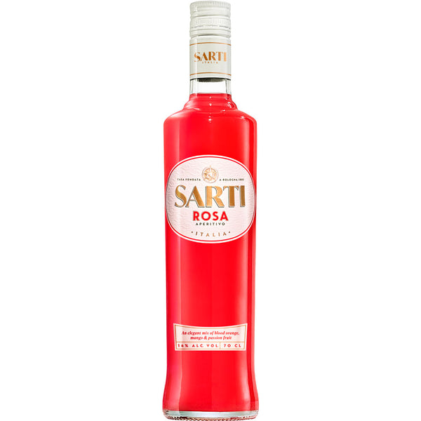 Eine 0,7-Liter-Flasche Sarti Rosa Aperitif 14% von Sarti, ein italienischer Likör mit weißem Etikett und auffallend roter Farbe, die an Blutorangensaft erinnert.