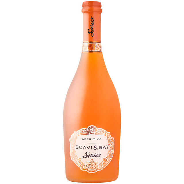 Eine mattorangefarbene Flasche „Scavi & Ray Sprizz Aperitivo“ (0,75 Liter) mit einem weiß-goldenen Etikett – dieser italienische Aperitivo von Scavi & Ray ist ein perfekt fertig gemixter Cocktail für jeden Anlass.