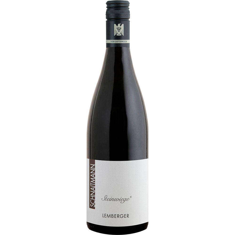 Eine Flasche Schnaitmann Steinwiege Lemberger Bio trocken 2021 mit schwarzem Verschluss und weißem Etikett.