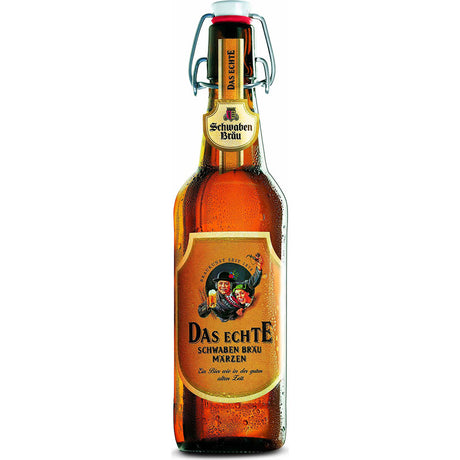 Eine braune Glasflasche Schwaben Bräu Das Echte Bügel 0,5L mit Flip-Top-Verschluss und Kondenstropfen, die echtes schwäbisches Bierhandwerk unterstreicht - erhältlich im 20er-Pack (MEHRWEG).