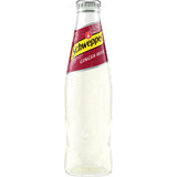 Eine recycelbare 0,2-Liter-Flasche Schweppes Ginger Beer aus einem 24er-Pack, ideal zum Mixen klassischer Cocktails wie dem Moscow Mule.