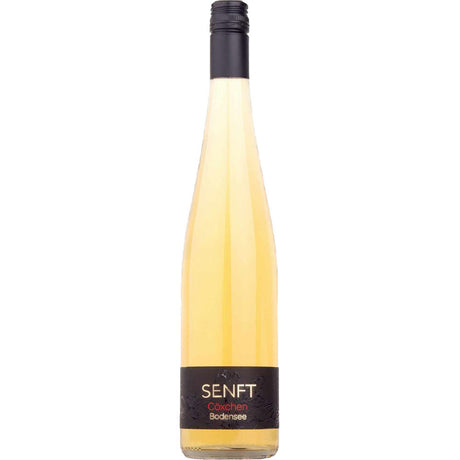 Eine 0,7-Liter-Flasche Senft Cöxchen SELEKTION (38% vol) mit schwarzem Etikett und Schraubverschluss, hergestellt von Senft - bekannt für Edelbrand Bodensee und Cox Orange Apfelbrand.