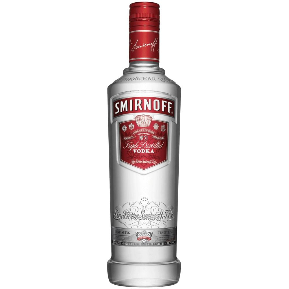 Eine durchsichtige Flasche Smirnoff Wodka Red 37,5% (0,5L) mit einem auffälligen rot-silbernen Etikett und einem passenden roten Verschluss.