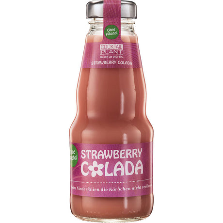 Genießen Sie den Cocktail Plant Strawberry Colada alkoholfrei in einer 0,2-L-Glasflasche mit rosa Etikett und lila Kappe. Dieses lebendige, alkoholfreie Getränk ist erfrischend - perfekt für jede Gelegenheit. Erhältlich in einem 24er-Pack (MEHRWEG).