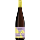 Eine Flasche Weingärtner Stromberg-Zabergäu 180° Aufbruch Trollinger Lemberger halbtrocken 2023 mit gelbem Schraubverschluss, die den einzigartigen Charakter des Württemberger Weins widerspiegelt.