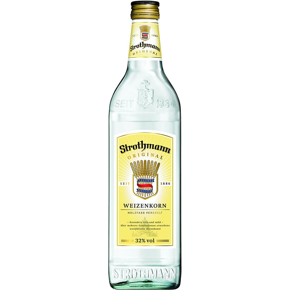 Eine Klarglasflasche Strothmann Weizenkorn 32% 0,7 Liter von Strothmann, ein klassisches deutsches Korn mit gelbem Etikett, das vor einem weißen Hintergrund steht.